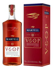 Коньяк Martell VSOP Red Barrels в подарочной упаковке, 0.7л