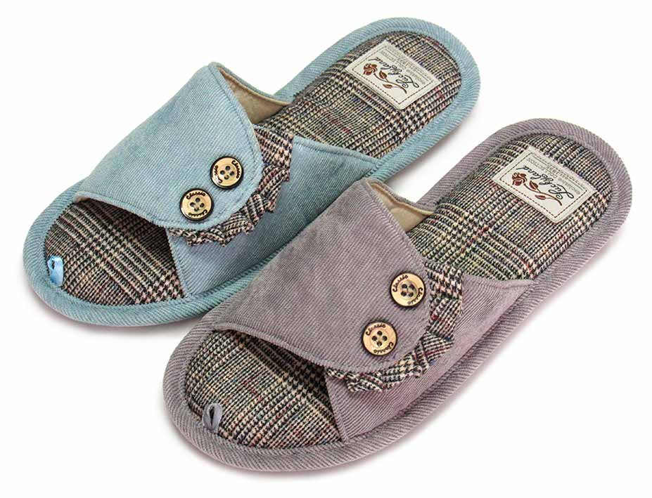 Тапочки женские Lucky Land открытые пуговицы клетка