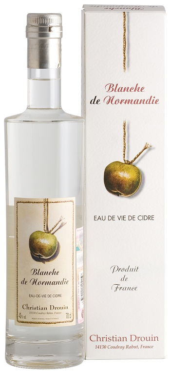Кальвадос Christian Drouin Blanche de Normandie в подарочной упаковке, 0.7л
