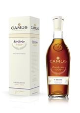 Коньяк Camus Borderies VSOP в подарочной упаковке, 0.7л