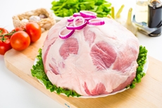 Окорок Тамбовский бекон свиной без кости охлажденный