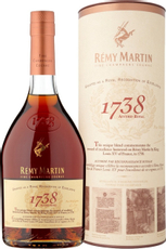 Коньяк Remy Martin 1738 Accord Royal в подарочной упаковке, 0.7л