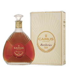 Коньяк Camus XO Borderies в подарочной упаковке, 0.7л