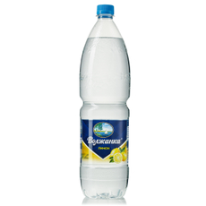 Вода Волжанка с лимоном питьевая негазированная, 1.5л