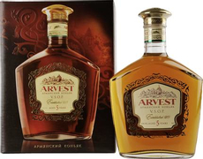 Коньяк Arvest VSOP в подарочной упаковке, 0.5л
