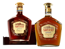 Коньяк Arvest Napoleon в подарочной упаковке, 0.5л