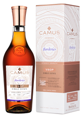 Коньяк Camus Borderies VSOP 4 года в подарочной упаковке, 0.7л