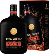 Коньяк Remy Martin VSOP в подарочной упаковке, 0.5л